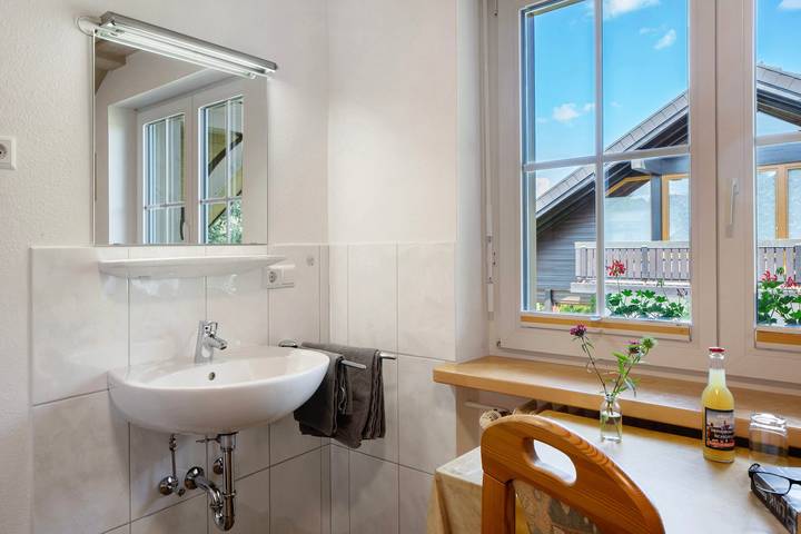 Zimmer 'Amsel' mit Bergblick, privater Terrasse und Wi-Fi in St. Märgen ort, St. Märgen