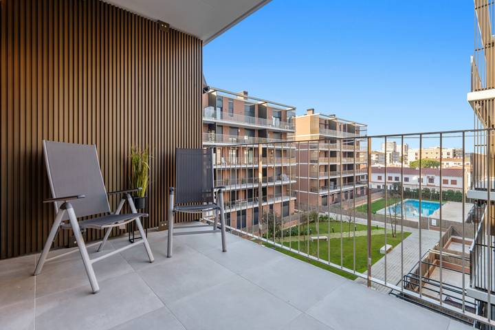 Location de vacances pour 5 personnes, avec Jardin ainsi que Bassin pour enfant et Vue sur le lac à Calafell