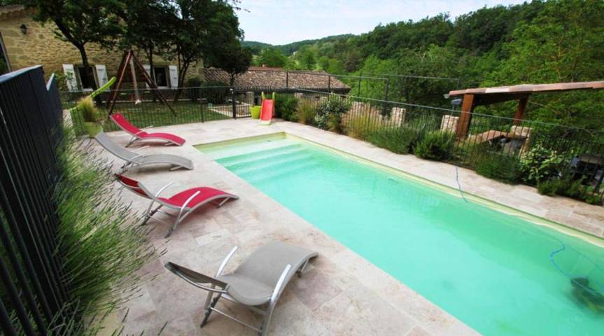 Location de vacances pour 10 personnes, avec piscine et jardin à Divajeu - 2