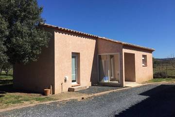 Gîte pour 2 personnes, avec terrasse et jardin à Latour-de-France