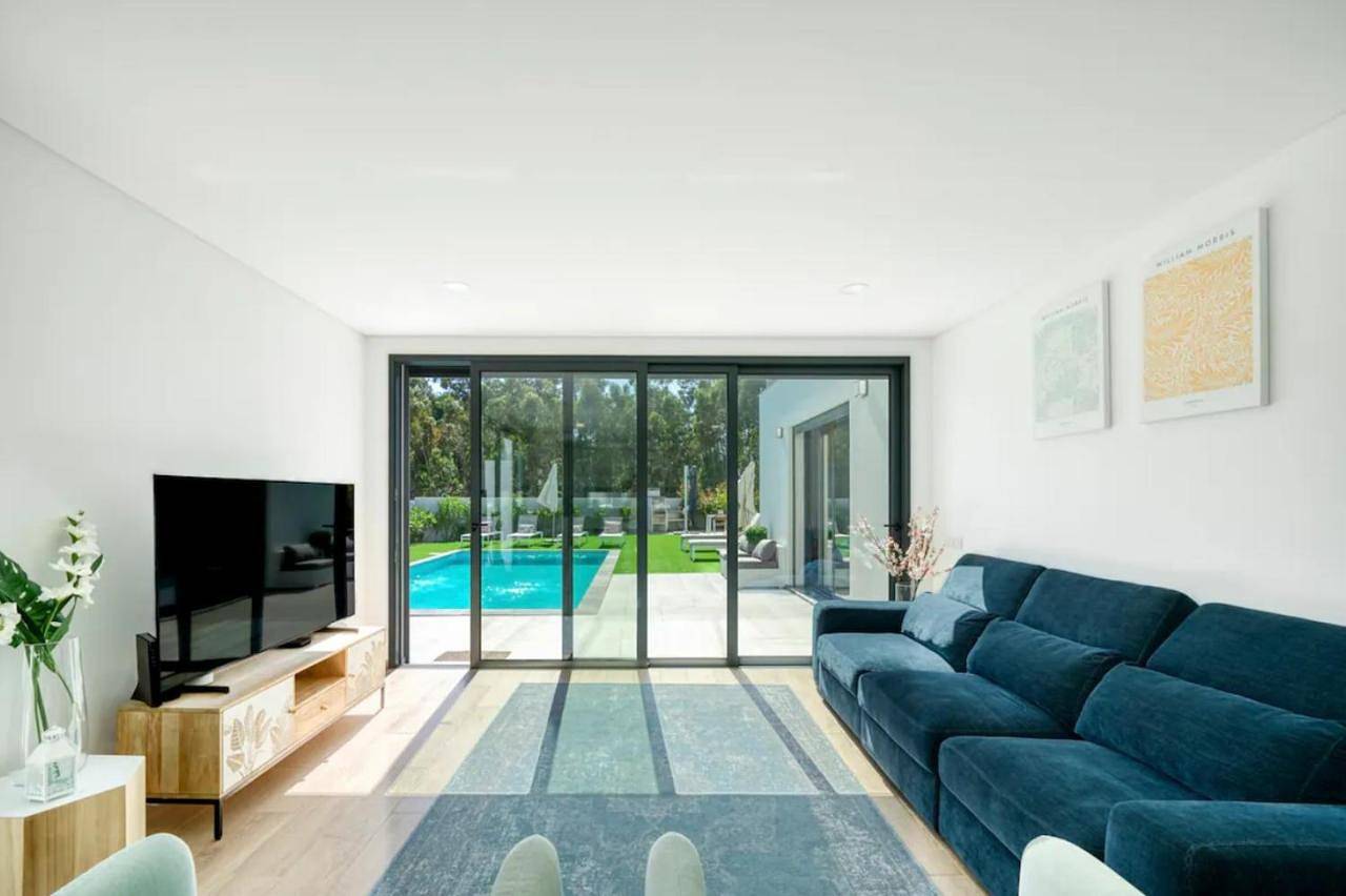 Three-Bedroom House in São Martinho do Porto, Leiria distrito