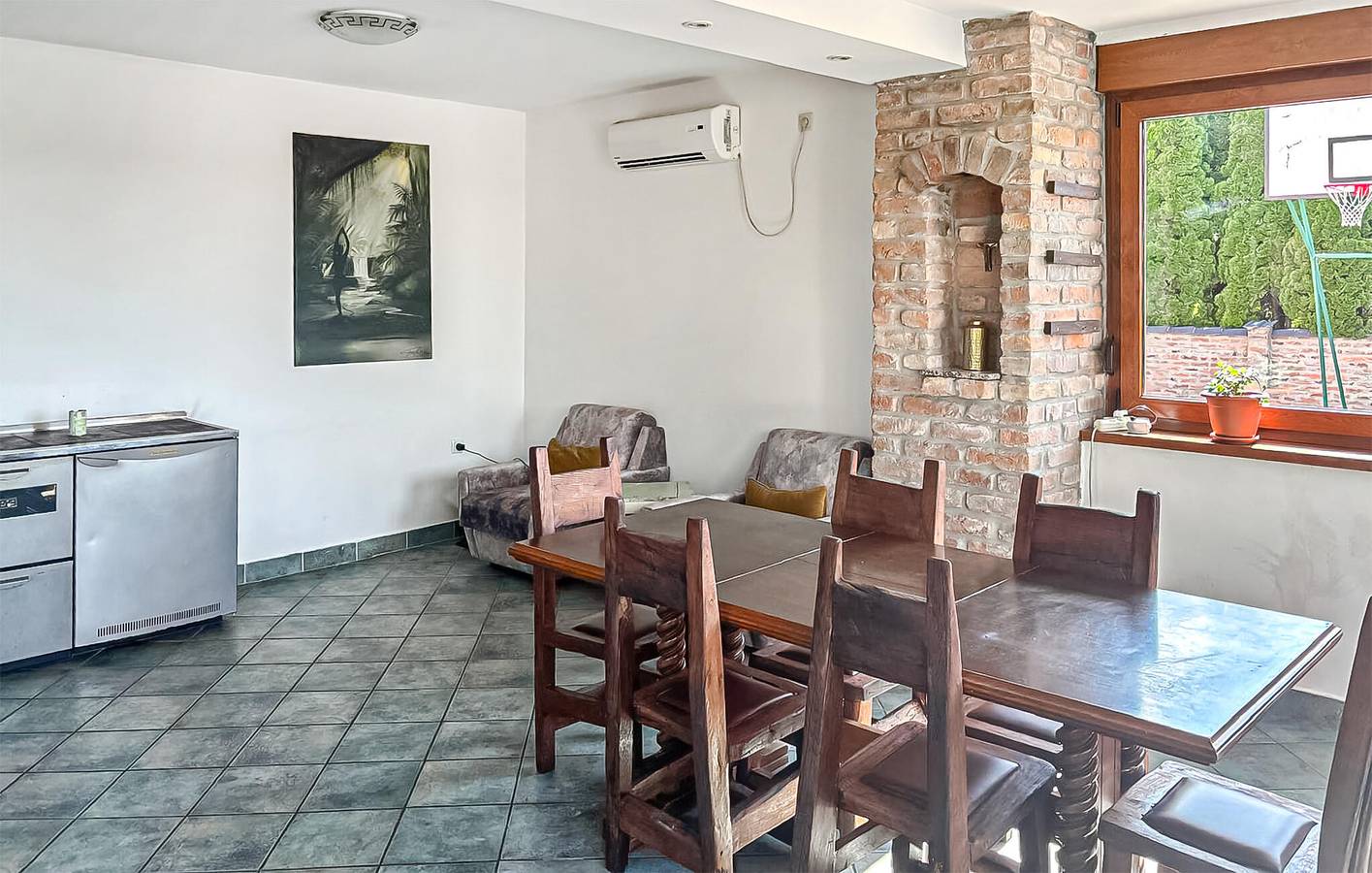 Elegante appartamento vicino al Danubio con piscina, terrazza e Wi-Fi in Osijek-Baranja