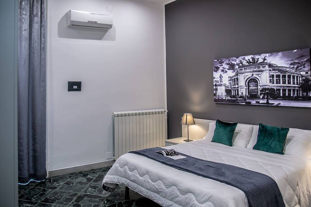 Cozy rooms in the historic center of Palermo in Palermo, Palermo (província)