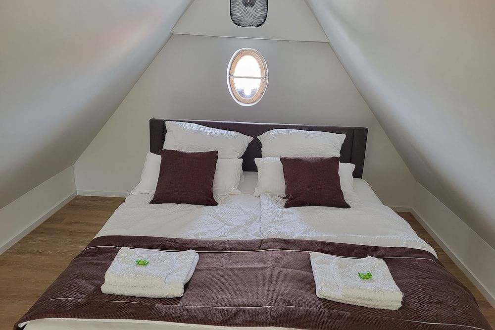 Ganze Wohnung, Sioux: stilvolle 5-Zimmeraltbauwohnung im Dachgeschoß in Kaufbeuren, Bayerisch Schwaben
