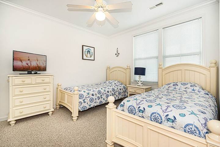 Vacation rental for 8 people, with hot tub and balcony as well as pool in Ocean City