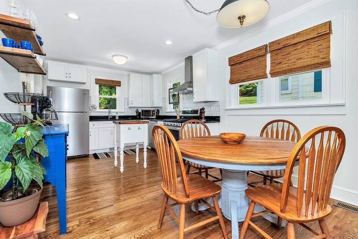 Vacation rental for 6 people, with pool and sauna in Lake James
