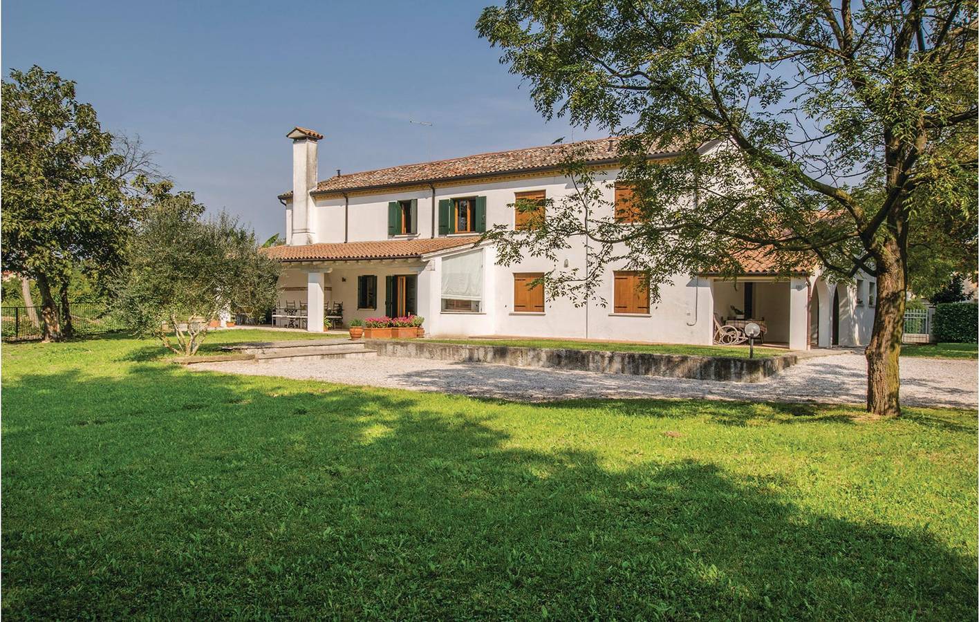 Terrace Apartment near Silea & Fiume Sile in Silea, Sile River Regional Natural Park