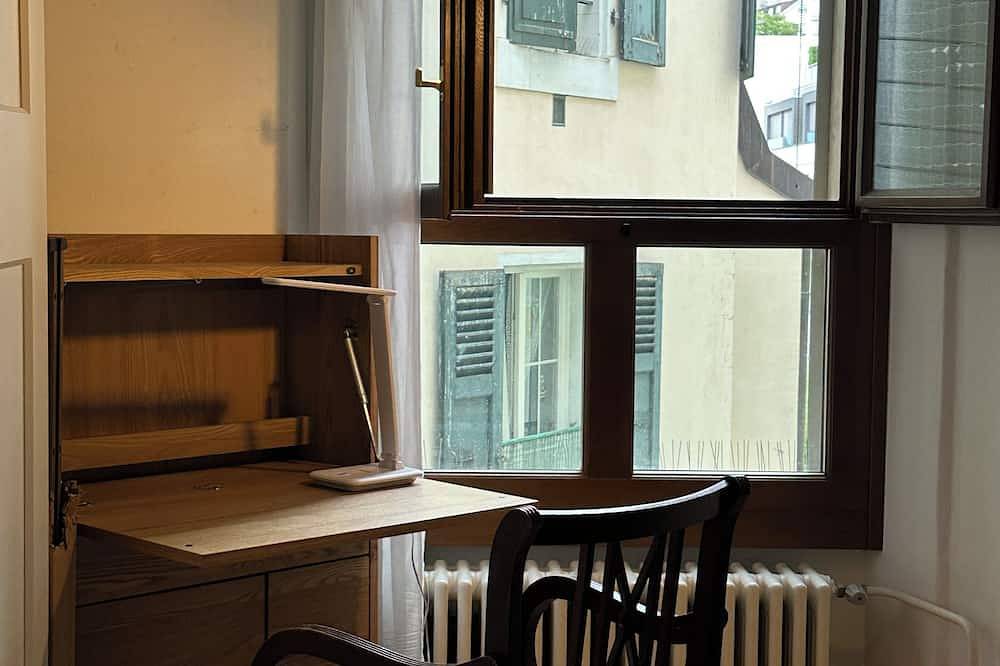 Appartement entier, Stylish Design Apartment 100 meters from the Rhône in City Center in Genève, Lac Léman