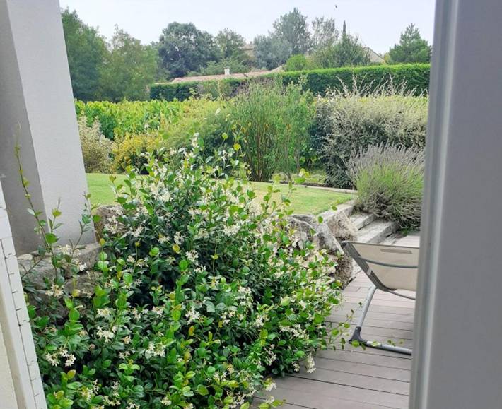 Location de vacances pour 6 personnes, avec piscine ainsi que terrasse et jardin à Colonzelle - 3