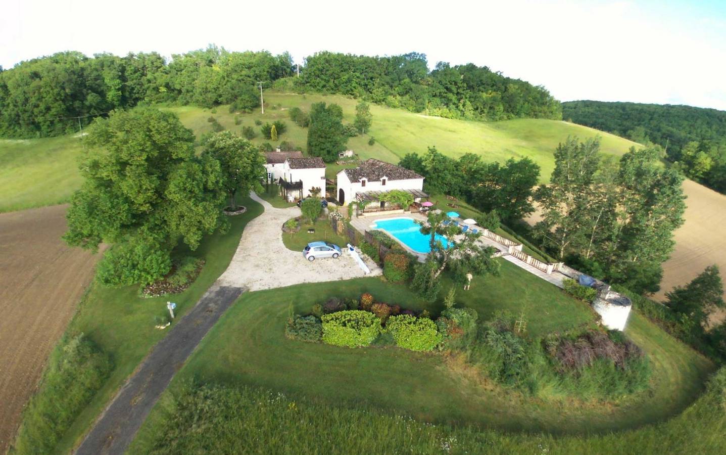 Maison multi-unité avec vues spectaculaires in Montaigu-de-Quercy, Tarn-et-Garonne