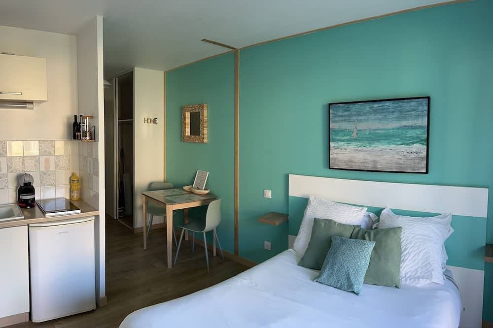 Appartement entier, Modern studio with pool near Honfleur in Équemauville, Région de Lisieux