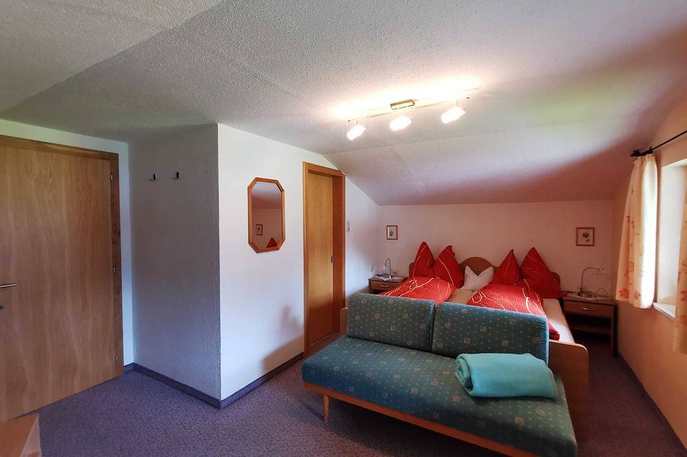 Geheel appartement, Tweepersoonskamer zonder balkon - Pension Tannheim - Familie Kleiner in Tannheim, Allgäuer Alpen (Oostenrijk)