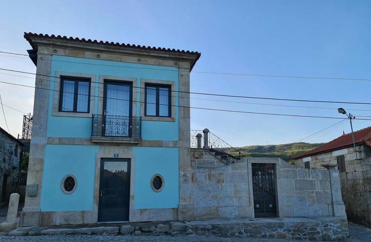 Location de vacances pour 8 personnes, avec Terrasse et Jardin ainsi que Piscine et Vue dans Boticas