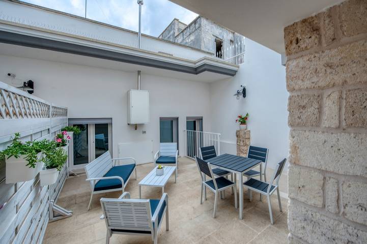 Entire apartment, Holiday Apartment "The Secret Door 12" with Private Terrace & Wi-Fi in Cellino San Marco, Salento