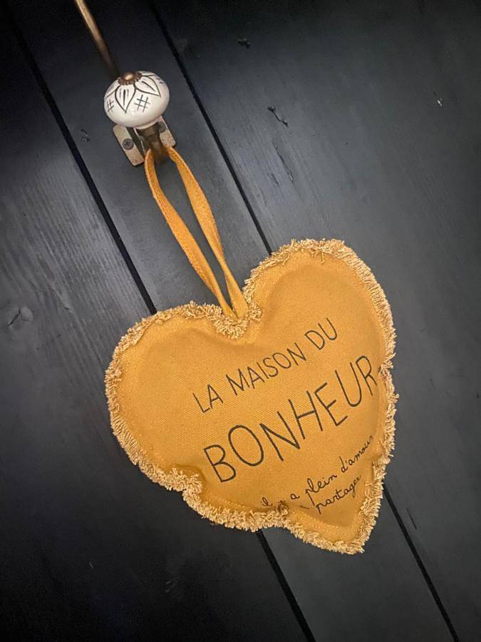 La Maison du Bonheur 7km Le Pal in Thiel-sur-Acolin, Allier