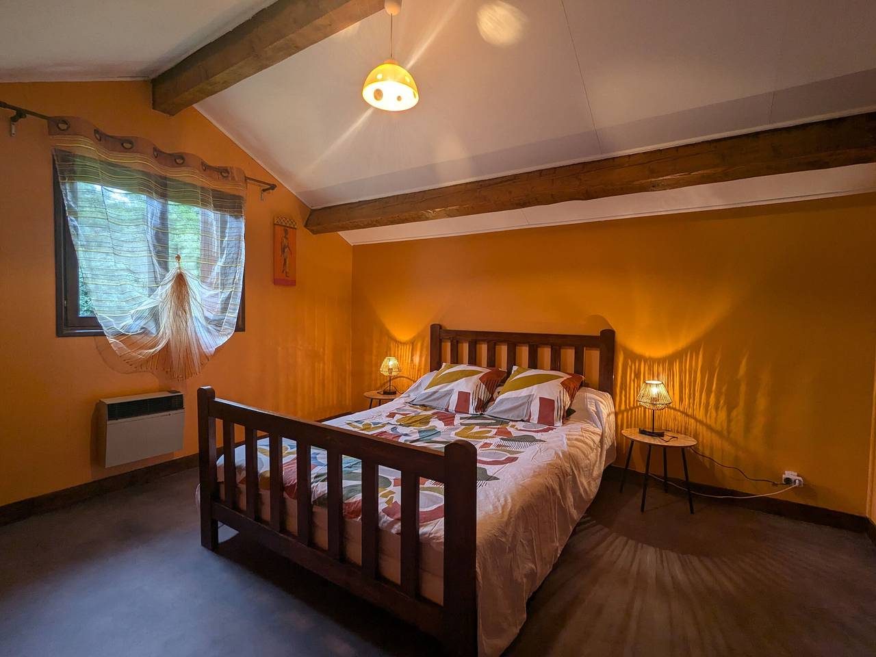 Mountain Lodge with Fireplace - 4 Bedrooms, Pet Friendly in Araules, Massif Central