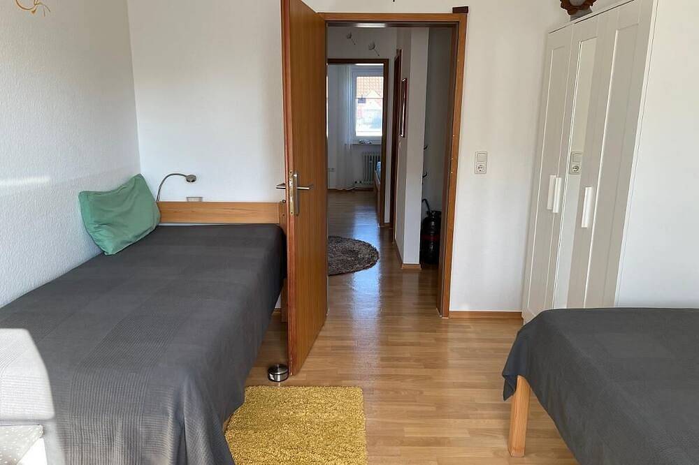 Ganze Wohnung, Große, helle, freundliche Ferienwohnung mit 2 Schlafzimmern und Balkon in Bad Königshofen i.Grabfeld, Rhön-Bayern