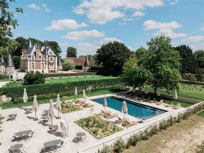 Location de vacances pour 2 personnes, avec Terrasse et Jardin ainsi que Piscine et Vue à Aulnoy