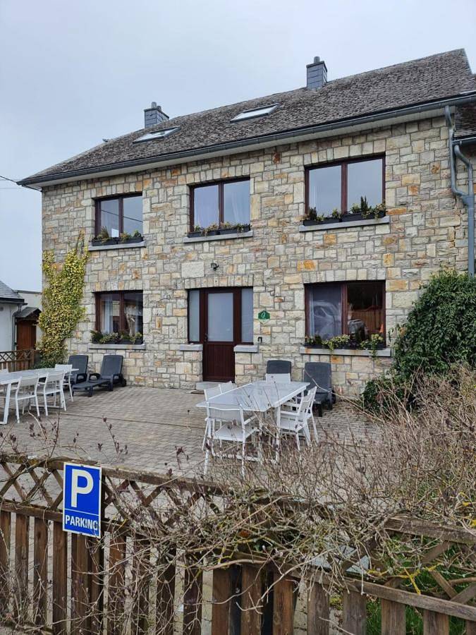 Maison de vacances pour 14 personnes, avec jacuzzi ainsi que sauna et terrasse, animaux acceptés à Malmedy