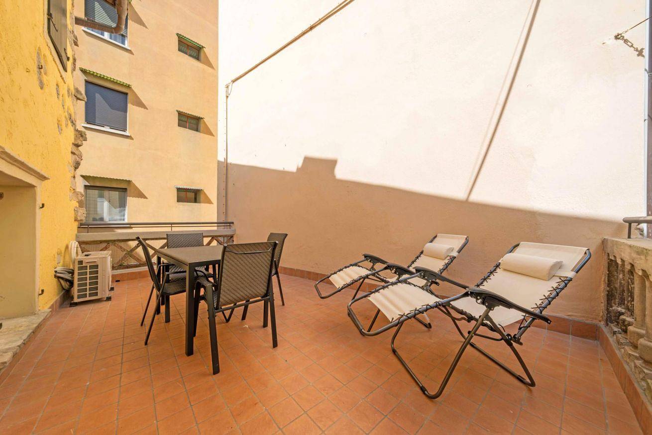 Ganze Wohnung, Apartmentsgarda - Loggia Libertà in Garda, Gardasee-Berge