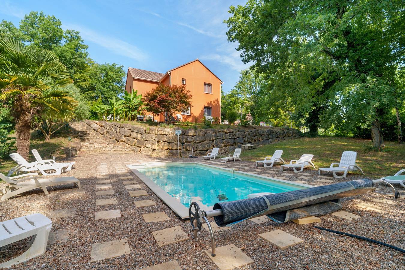 Bed and Breakfast 'Chambre Chocolat' with Shared Pool, Shared Terrace and Wi-Fi in Saint-André-d'Allas, Périgord Noir