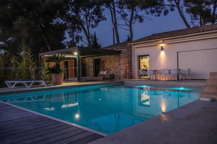 Appartement de vacances pour 2 personnes, avec jardin et piscine ainsi que jacuzzi et sauna