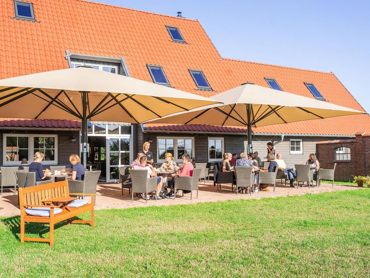 H3 Wohnen am Hofcafé mit Feierscheune Ostseebad Rerik in Rerik, Neubukow-Salzhaff