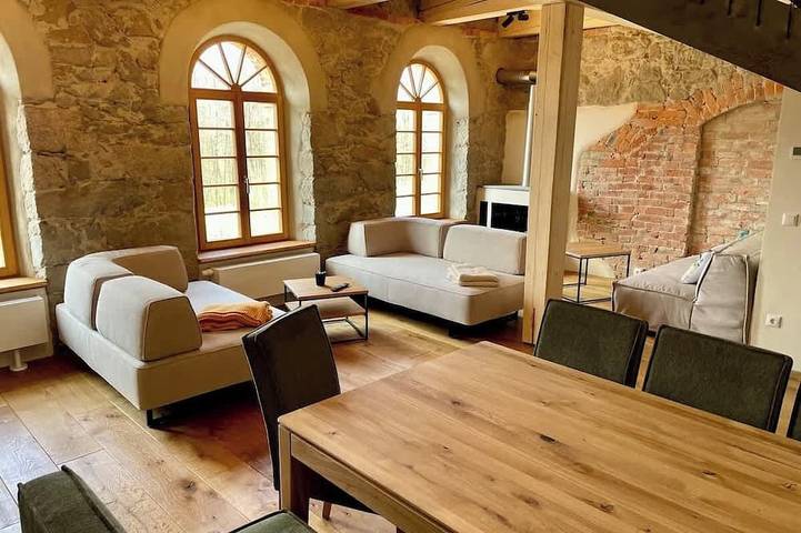 Ferienhaus für 10 Personen, mit Pool und Garten sowie Whirlpool, mit Haustier in Sächsische Schweiz