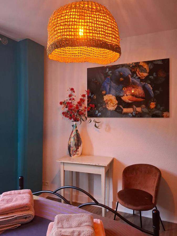 Location de vacances pour 2 personnes, avec jardin ainsi que vue et terrasse à Cassaniouze