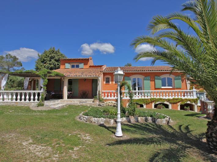 Location de vacances pour 7 personnes, avec jardin à Bagnols-en-Forêt - 4