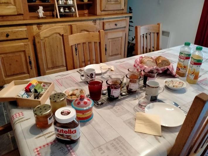 Chambre d’hôte pour 8 personnes, avec piscine ainsi que bassin pour enfant et jardin, animaux acceptés dans le Nord-Pas-de-Calais - 4