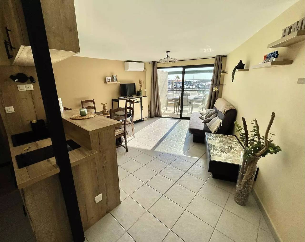 Ganze Wohnung, Front De Mer: T2 Cabine Klimaanlage mit Terrasse 2 Stufen vom Strand in Port-la-Nouvelle, Côte d'Améthyste