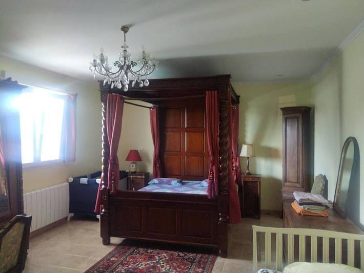 Gîte pour 4 personnes, avec Terrasse ainsi que Piscine et Vue dans Til-Châtel