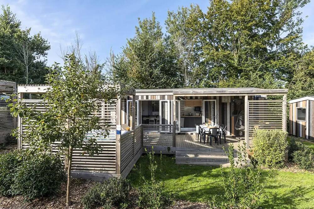 Camping maeva Respire Le Village Perrosien **** - Premium Cabin 3 Rooms 4 People Air Conditioned + Tv in Perros-Guirec, Rosa Granitküste