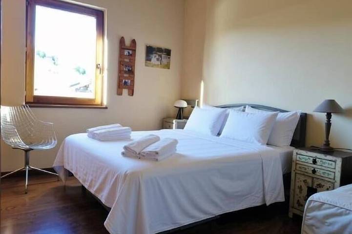 Appartement entier, Appartement 3 ch. avec cheminée, piscine, terrasse et Wi-Fi in Puigcerdà, Cerdanya