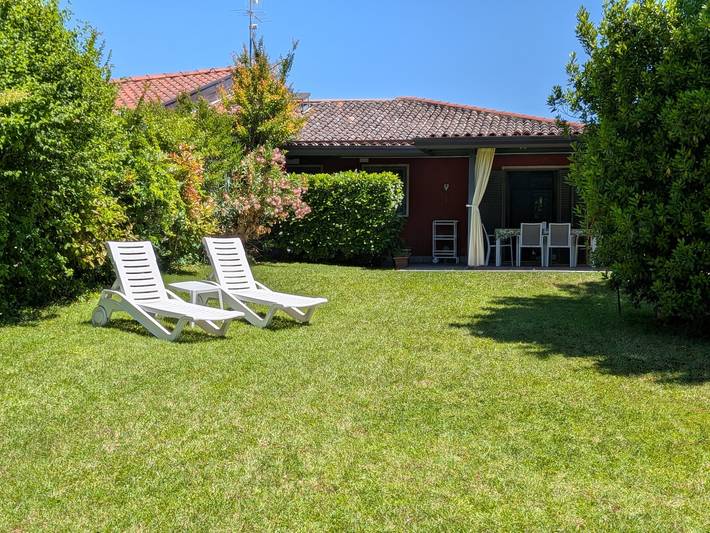 Villa Lucrezia – 4 slaapplaatsen in Bardolino, Gardameer – Zwembad, Tuin, Parkeren, Huisdieren