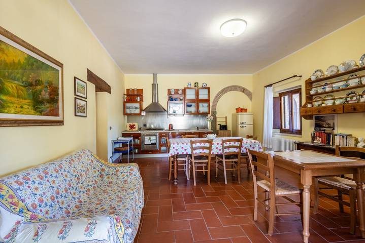 Appartamento intero, Appartamento 'Autentico In Campagna' con vista sulle montagne, piscina in comune e Wi-Fi in Radicondoli, Siena e dintorni