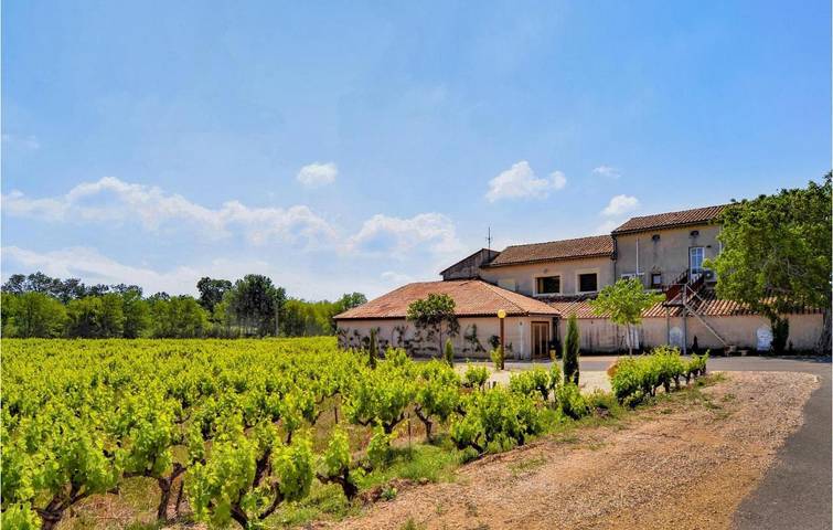 Location de vacances pour 26 personnes, avec piscine ainsi que jardin et terrasse à Bagnols-sur-Cèze - 2