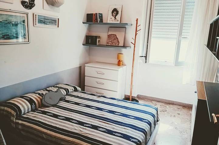 Ganze Wohnung, 50 Meter vom Zyklus und die Sandstrände in Bagni Azzurri, Sanremo Gemeinde