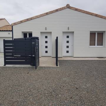 Gîte pour 2 personnes, avec terrasse à Courçon