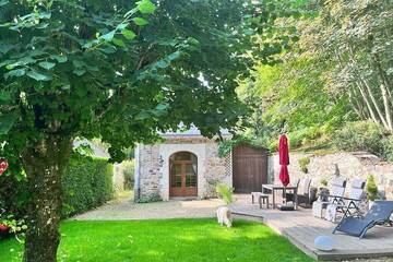 Gîte pour 4 personnes, avec jardin à Gennes