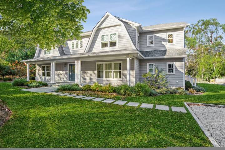 Vacation rental for 12 people, with garden and balcony, child-friendly in The Hamptons