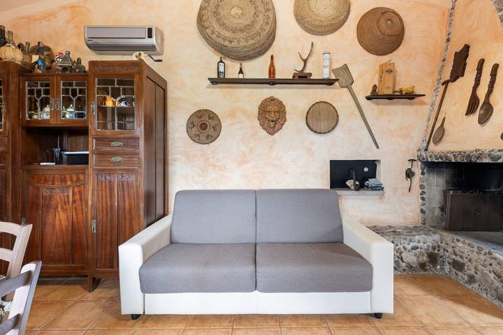 Holiday Home 'Villa Anna Con Giardino' with Private Terrace, Wi-Fi and Air Conditioning in Flùssio, Planargia
