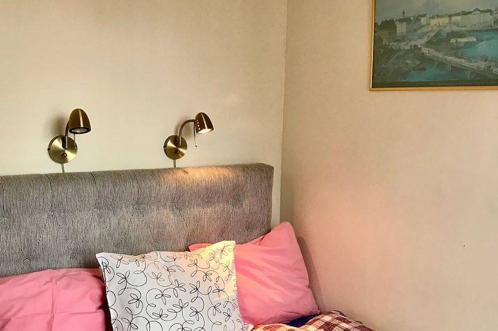 Entire apartment, Comfortable location with balcony overlooking the park! in Östermalms stadsdelsområde, Stockholm