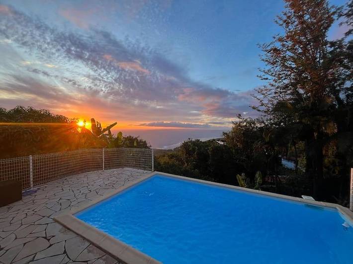 Villa pour 12 personnes, avec jardin ainsi que terrasse et piscine