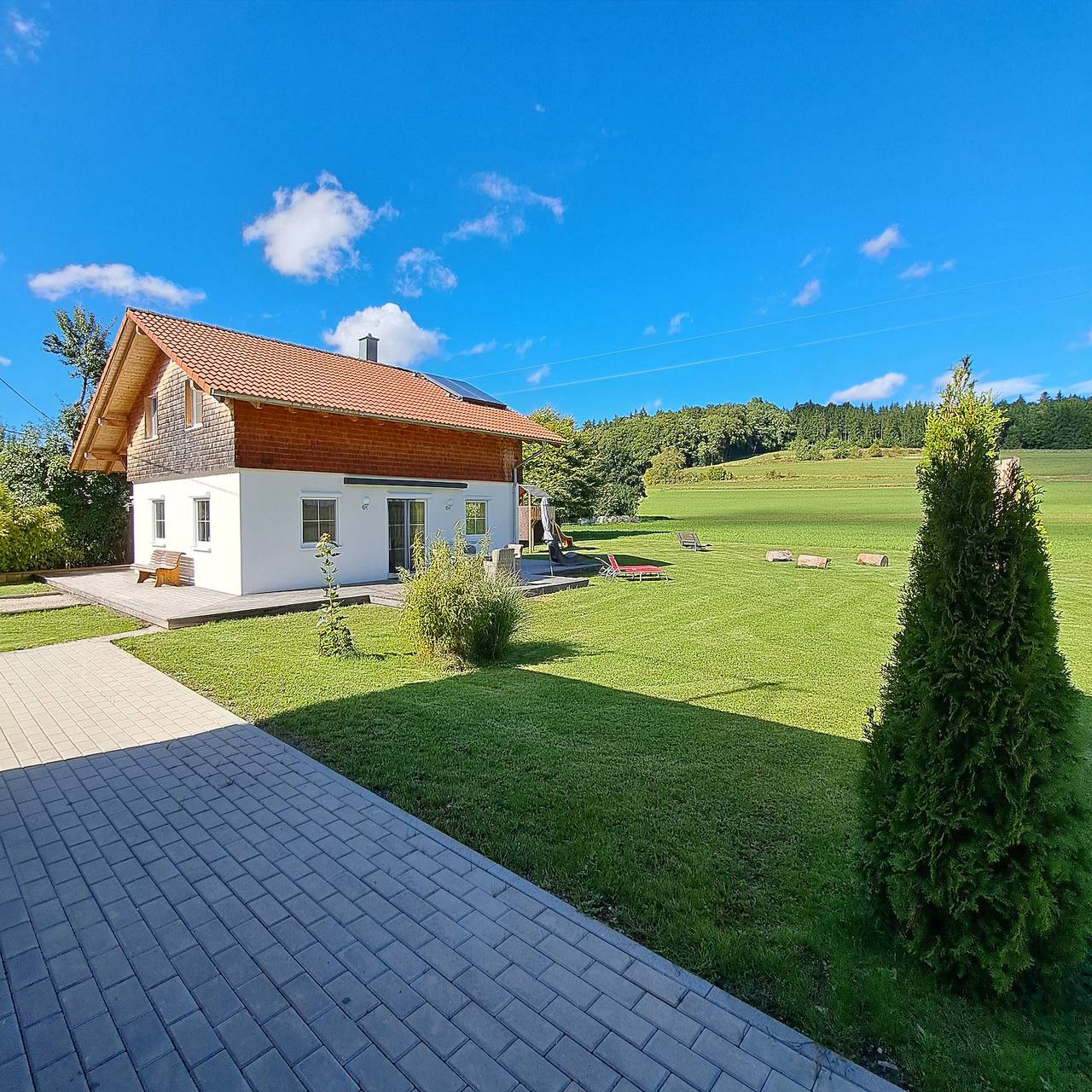 Ferienhaus 'Geyerbad' mit privater Terrasse und Wi-Fi in Meßstetten, Neckar-Alb