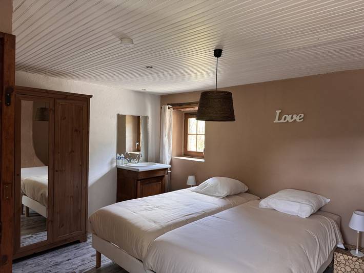 Chambre d’hôte pour 4 personnes, avec jardin ainsi que piscine et jacuzzi dans Lozère - 3