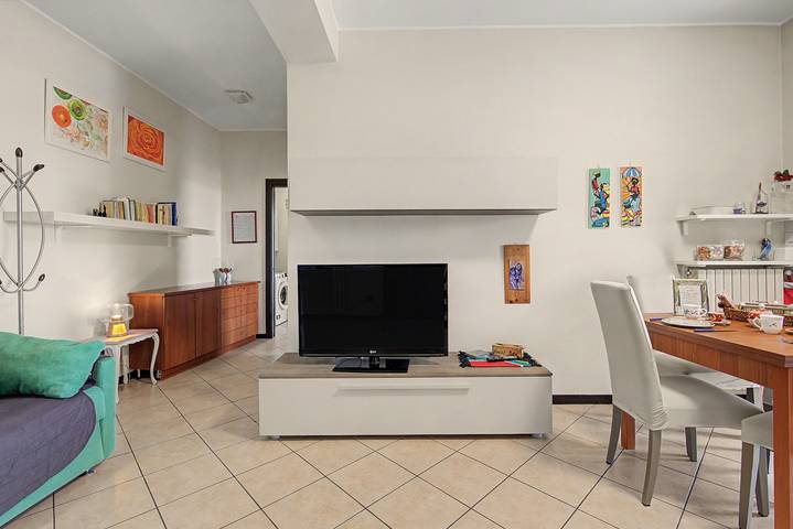 Apartamento entero, Apartamento 'Casalba Crossroads Milan Como Monza' con terraza, Wi-Fi y aire acondicionado in Bovisio Masciago, Brianza