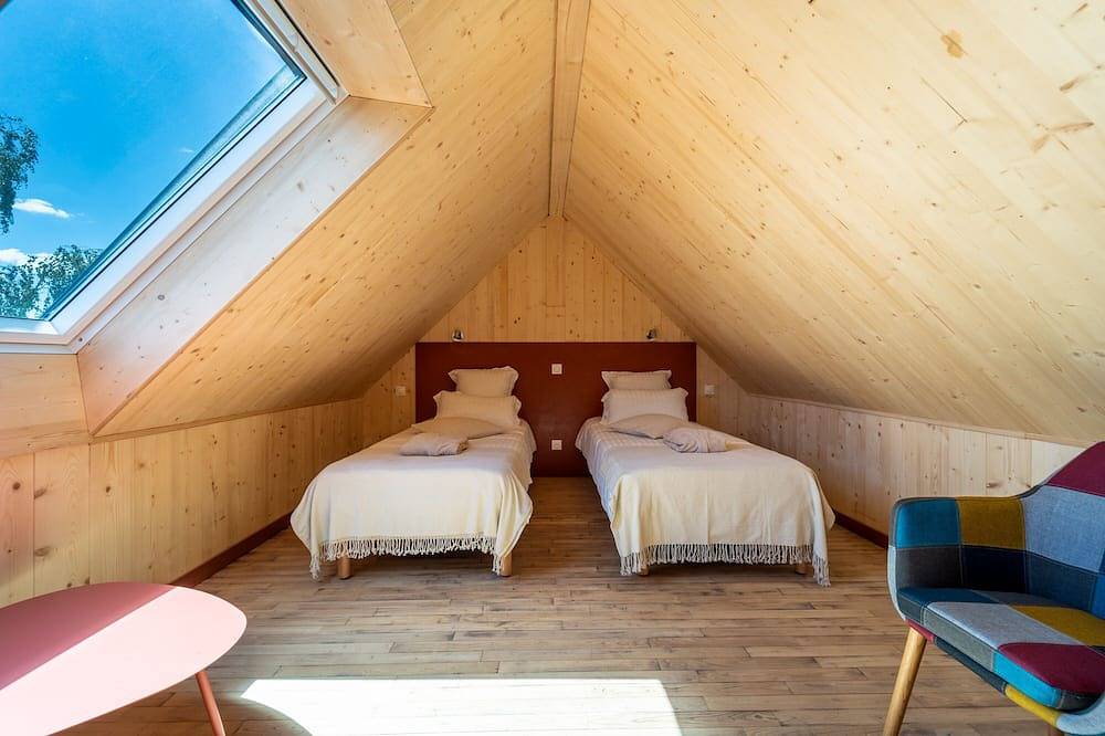 Lodge Acacia **** Spa Privatif Sauna calme pleine nature vue sur Mont du Morvan in Brazey-en-Morvan, Région de Beaune