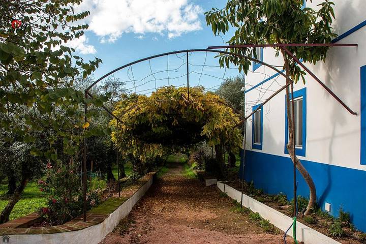 Casa de familia para 2 personas, con vistas además de jardín y piscina en Elvas - 4